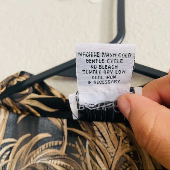 BonWorth woman’s long sleeve button down size XL gold  elegant semi sheer top - Picture 9 of 10